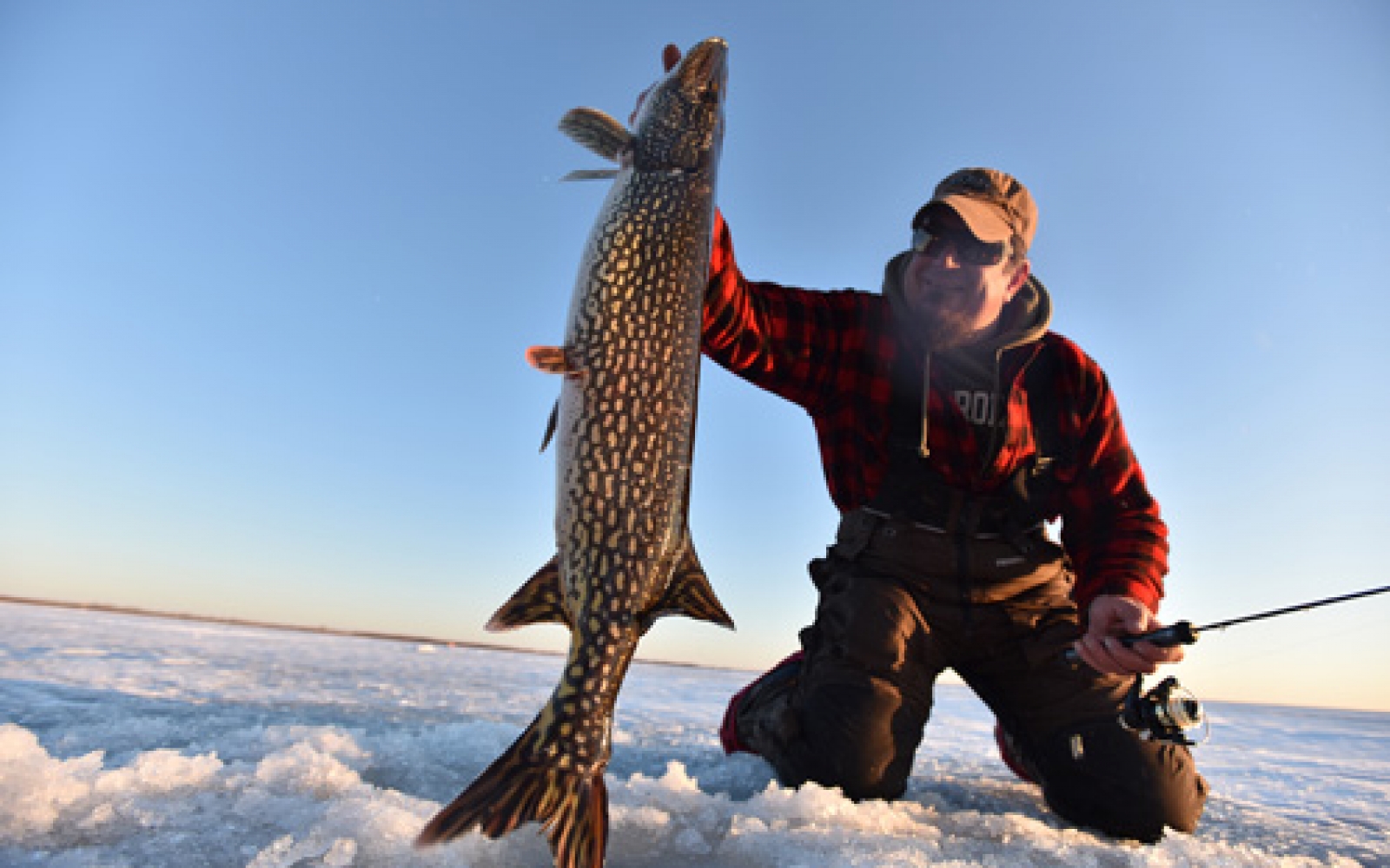 Ice Fishing | Arnesen's Rocky Point Lodge, Lake of the Woods