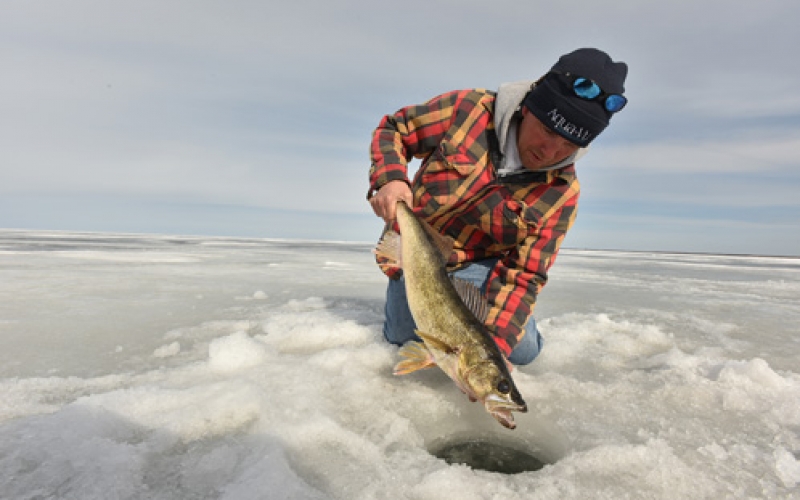 Ice Fishing | Arnesen's Rocky Point Lodge, Lake of the Woods